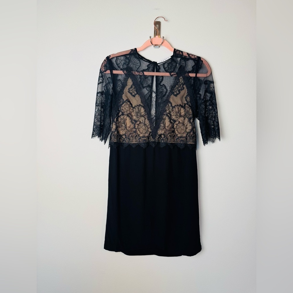 SANDRO BLACK LACE STRAIGHT CUT OPEN BACK DRESS SMALL EXCELLENT CONDITION - Picture 3 of 10